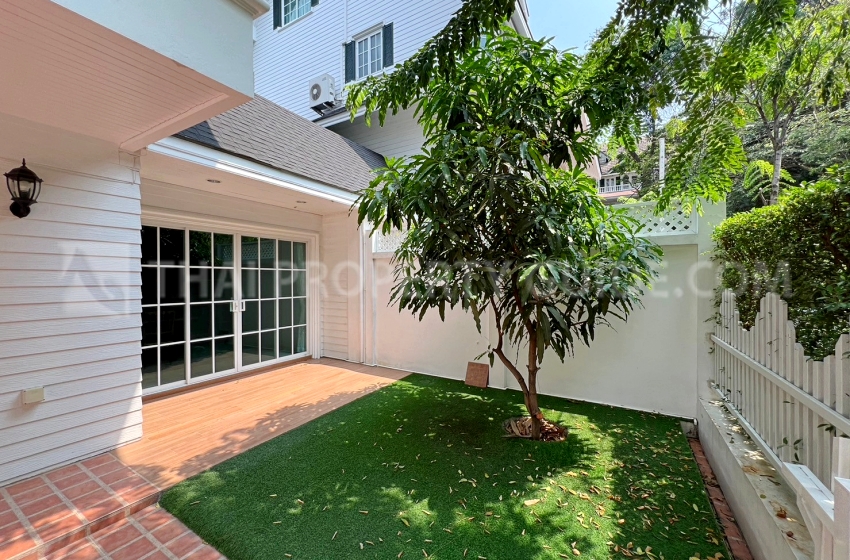 Townhouse in Sukhumvit 